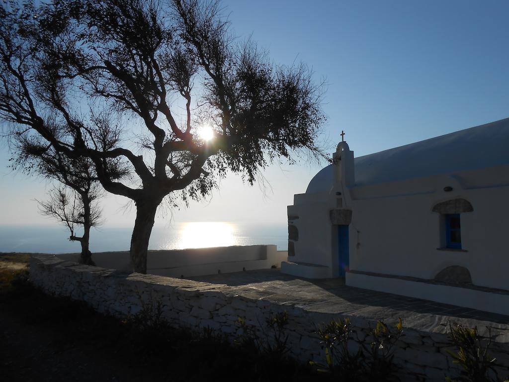 Evgenia Rooms And Apartments Folegandros Town Exterior photo