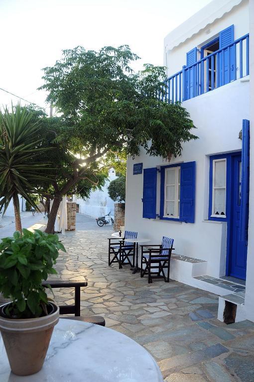 Evgenia Rooms And Apartments Folegandros Town Exterior photo