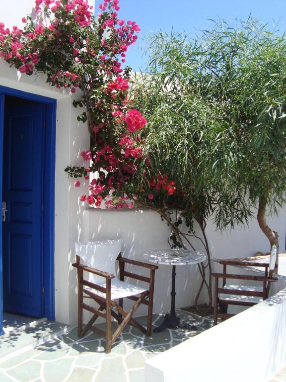 Evgenia Rooms And Apartments Folegandros Town Exterior photo